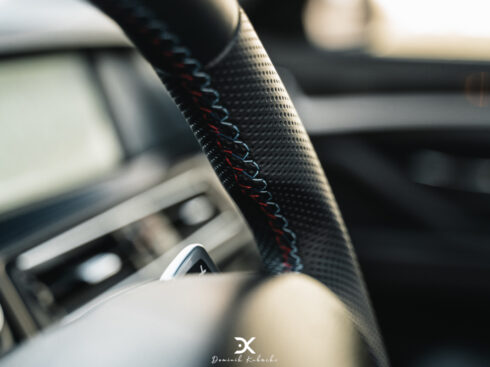 Modyfikacja i obszycie kierownicy BMW F11