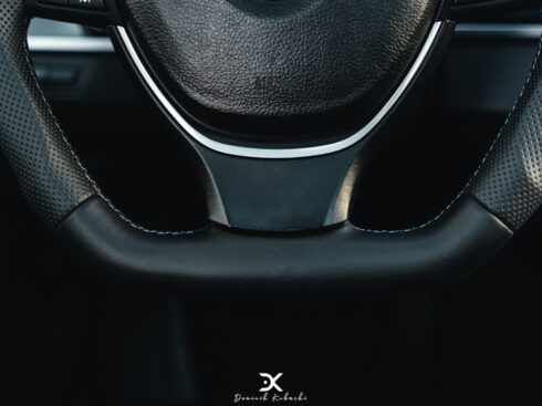 Modyfikacja i obszycie kierownicy BMW F11