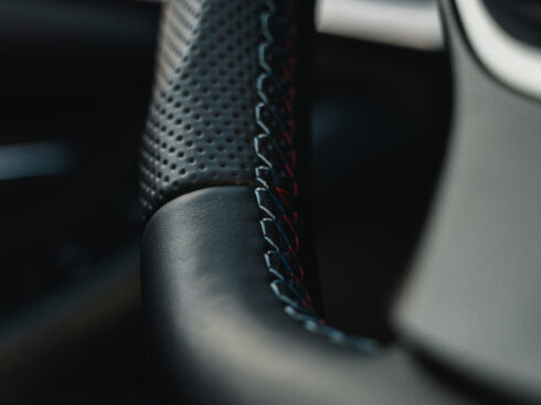 Modyfikacja i obszycie kierownicy BMW F11