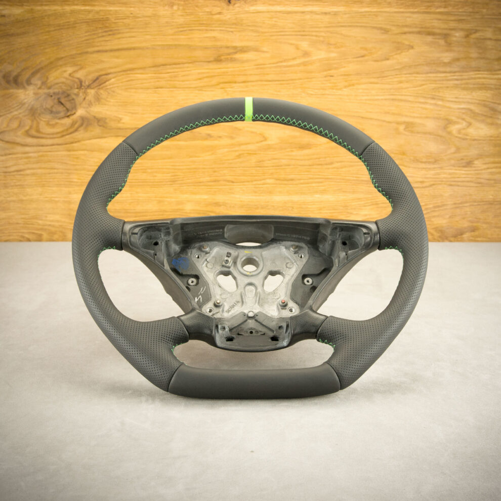 Modyfikacja i obszycie kierownicy Scania