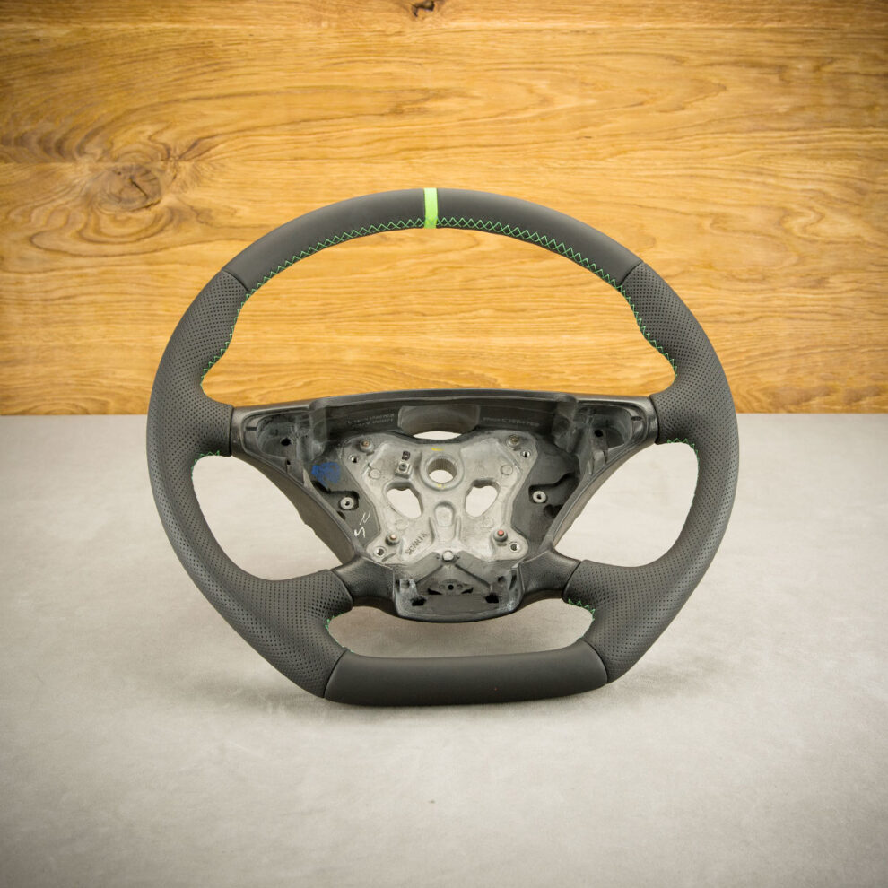 Modyfikacja i obszycie kierownicy Scania