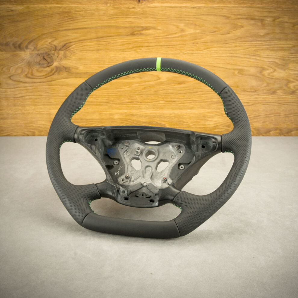 Modyfikacja i obszycie kierownicy Scania