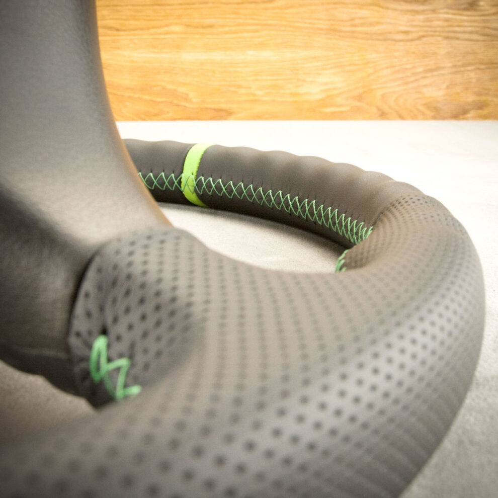 Modyfikacja i obszycie kierownicy Scania