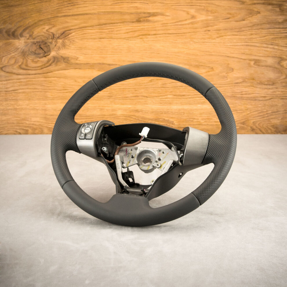 Modyfikacja i obszycie kierownicy Toyota RAV4