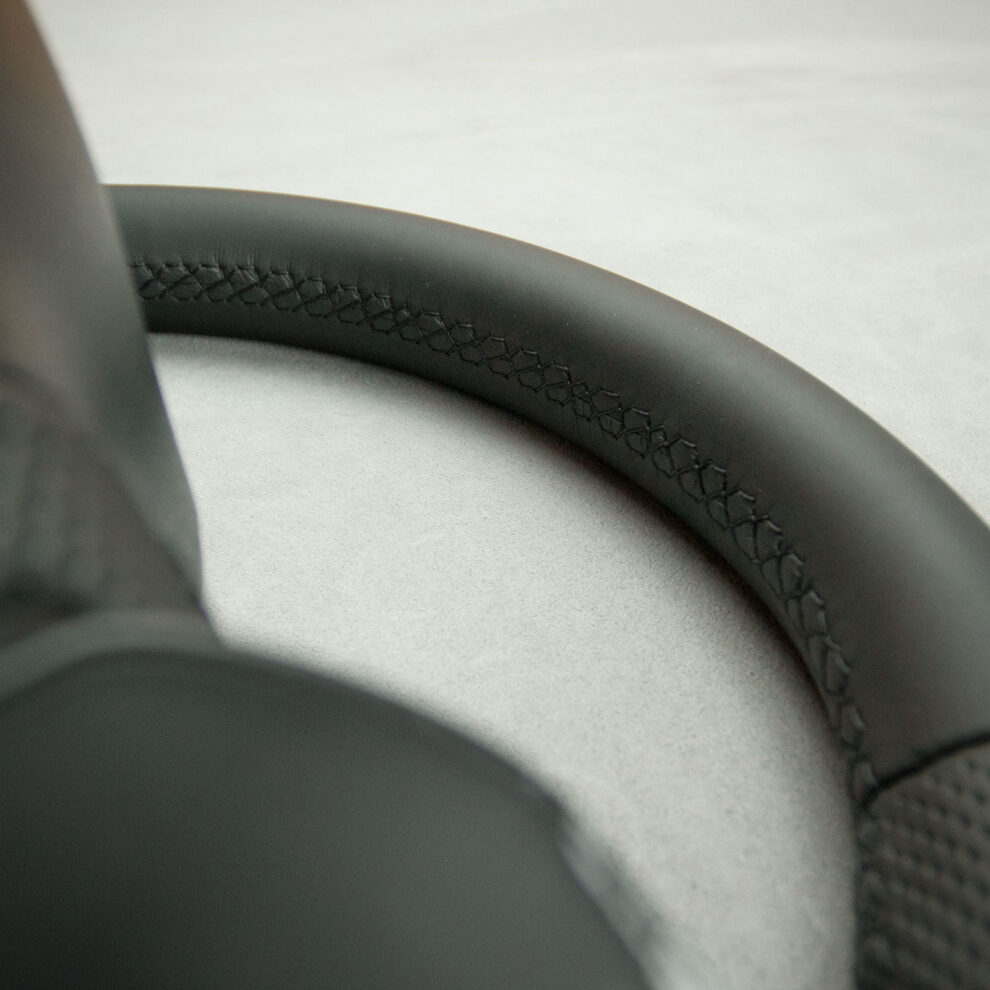 Modyfikacja i obszycie kierownicy Audi TT 8J