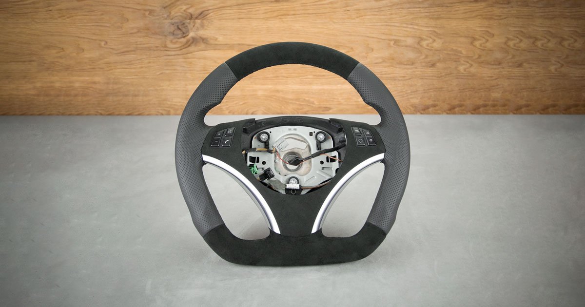 Modyfikacja i obszycie kierownicy BMW E92 Modyfikacja i obszycie kierownicy BMW E92