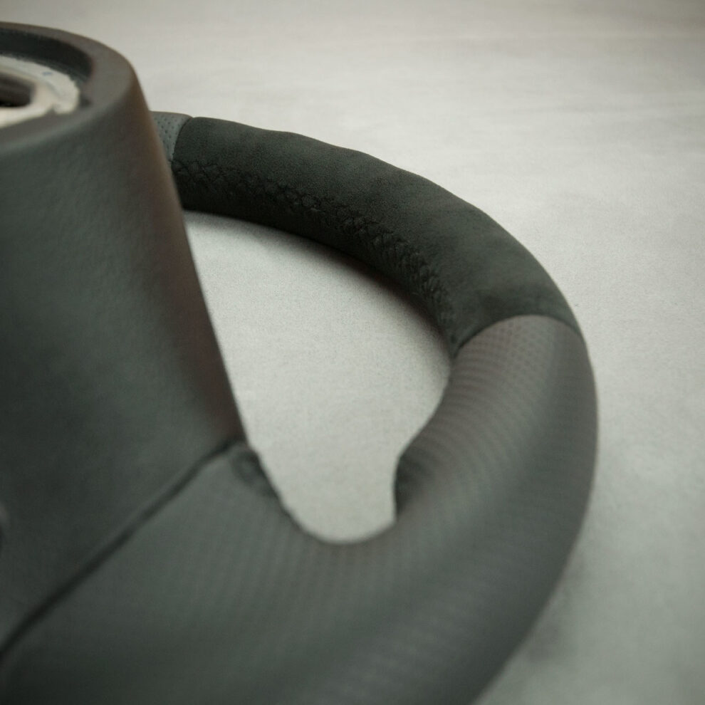 Modyfikacja i obszycie kierownicy BMW E92