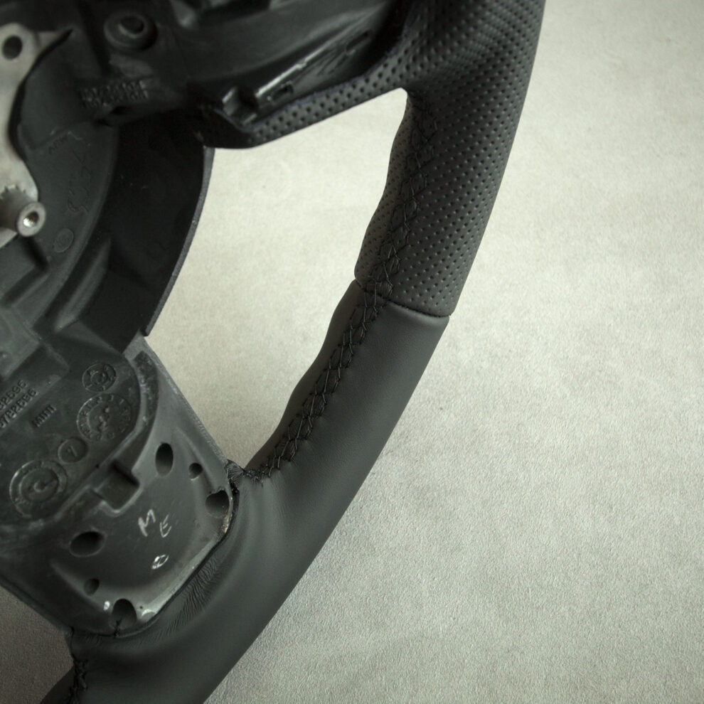 Modyfikacja i obszycie kierownicy Mini Cooper S R56