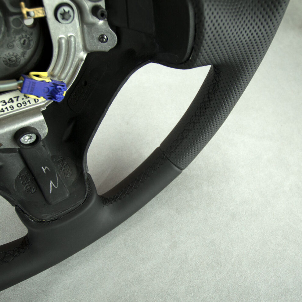 Modyfikacja i obszycie kierownicy Audi A3 8L1