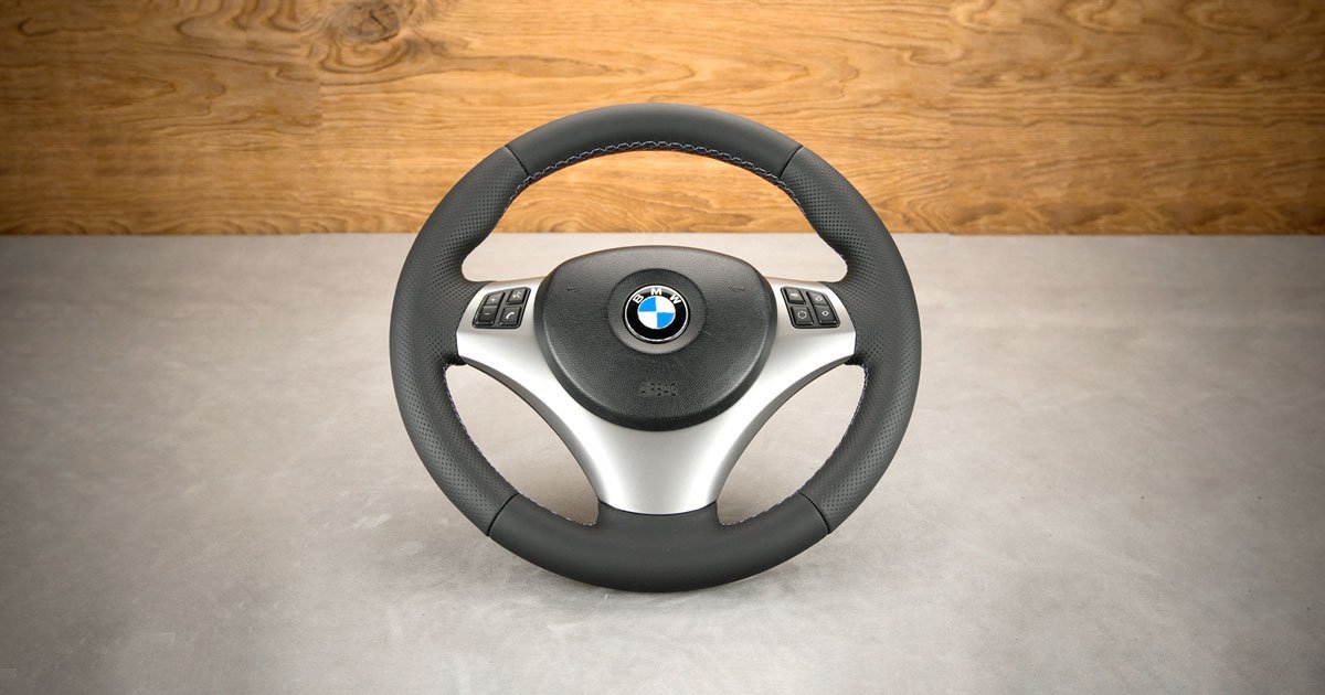 Modyfikacja i obszycie kierownicy BMW E87 Modyfikacja i obszycie kierownicy BMW E87