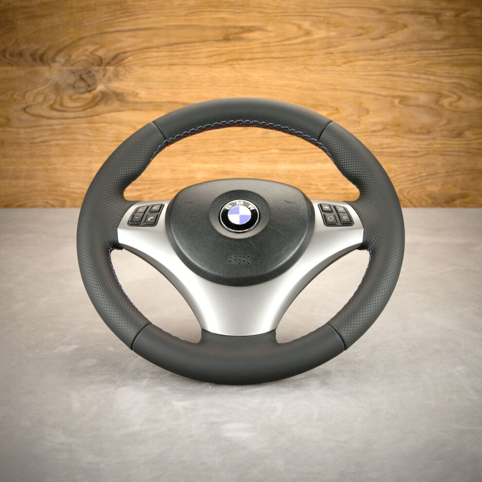 Modyfikacja i obszycie kierownicy BMW E87