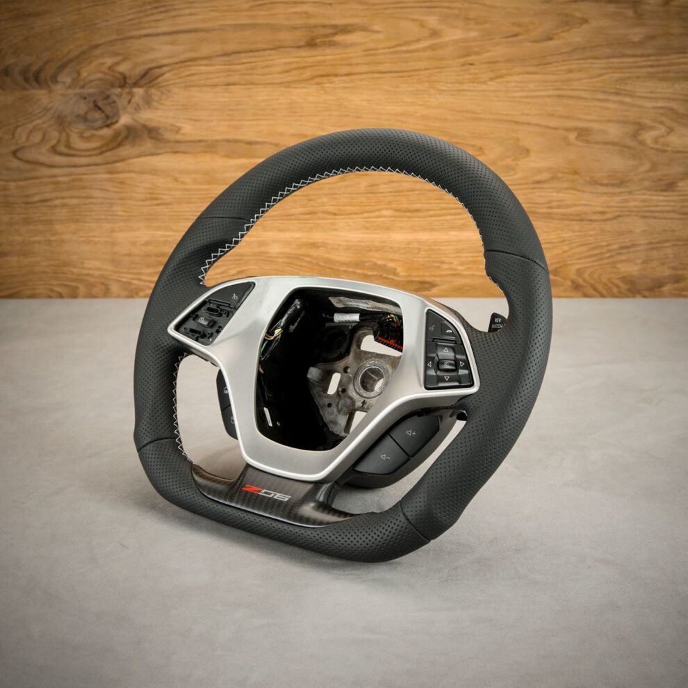 Modyfikacja i obszycie kierownicy Chevrolet Corvette C7
