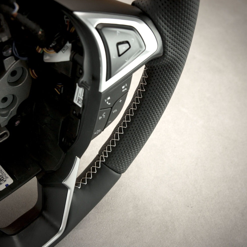 Modyfikacja i obszycie kierownicy Ford Mondeo MK5