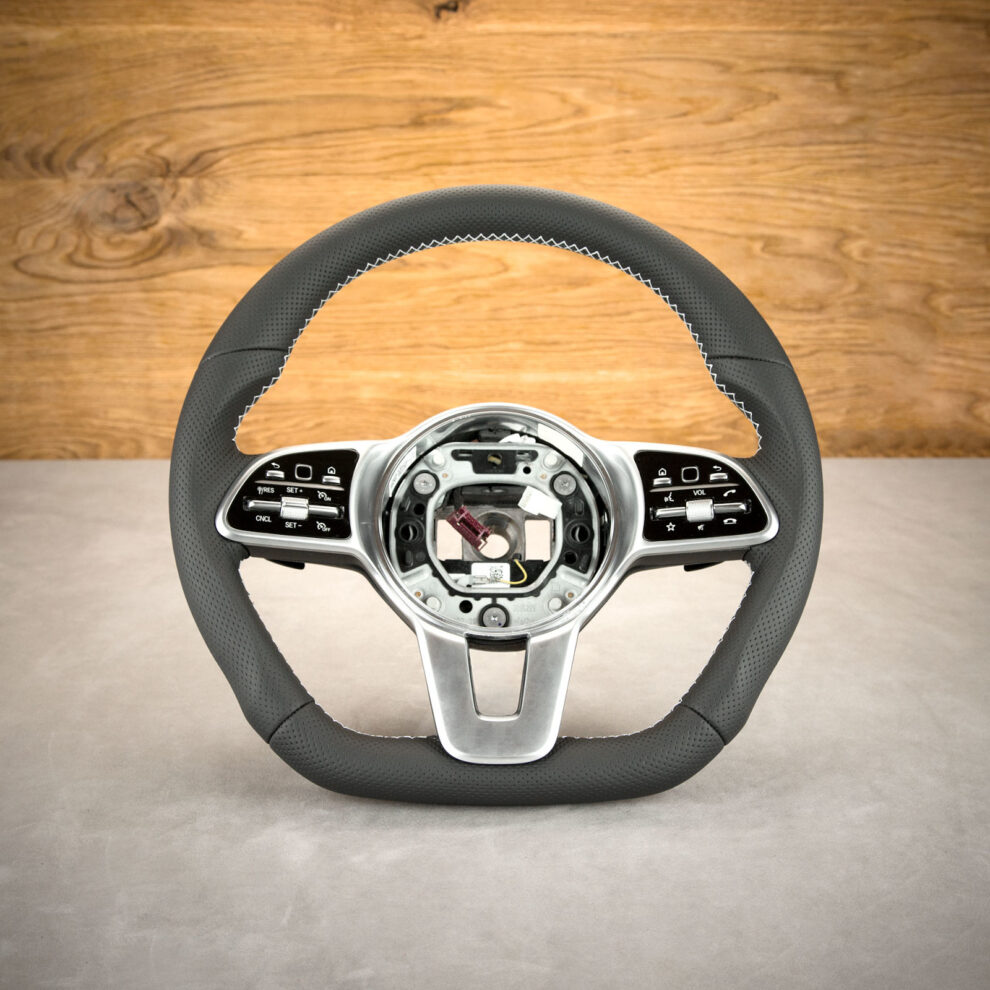 Modyfikacja i obszycie kierownicy Mercedes-Benz GLB X247