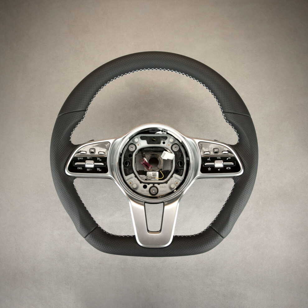 Modyfikacja i obszycie kierownicy Mercedes-Benz GLB X247