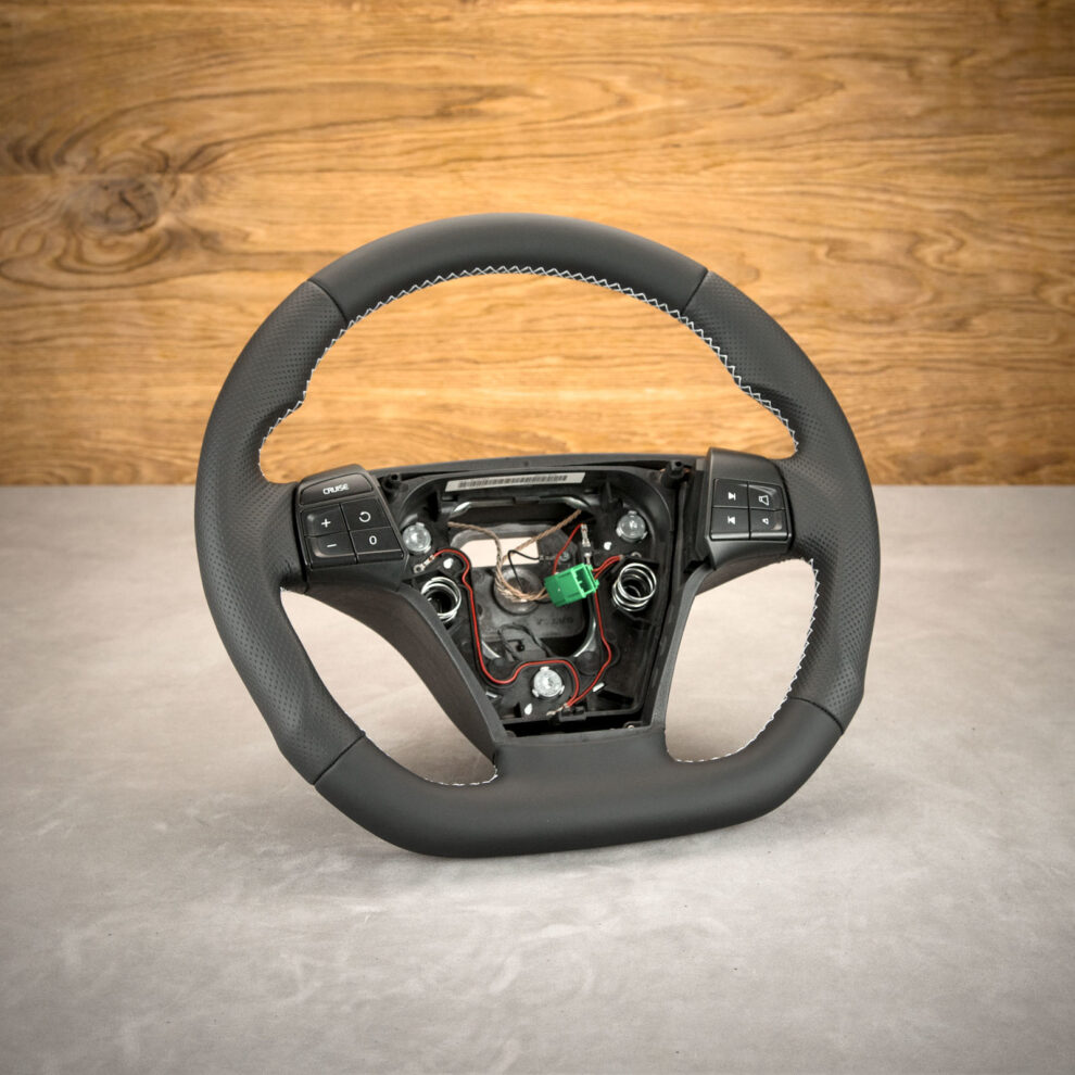 Modyfikacja i obszycie kierownicy Volvo V50