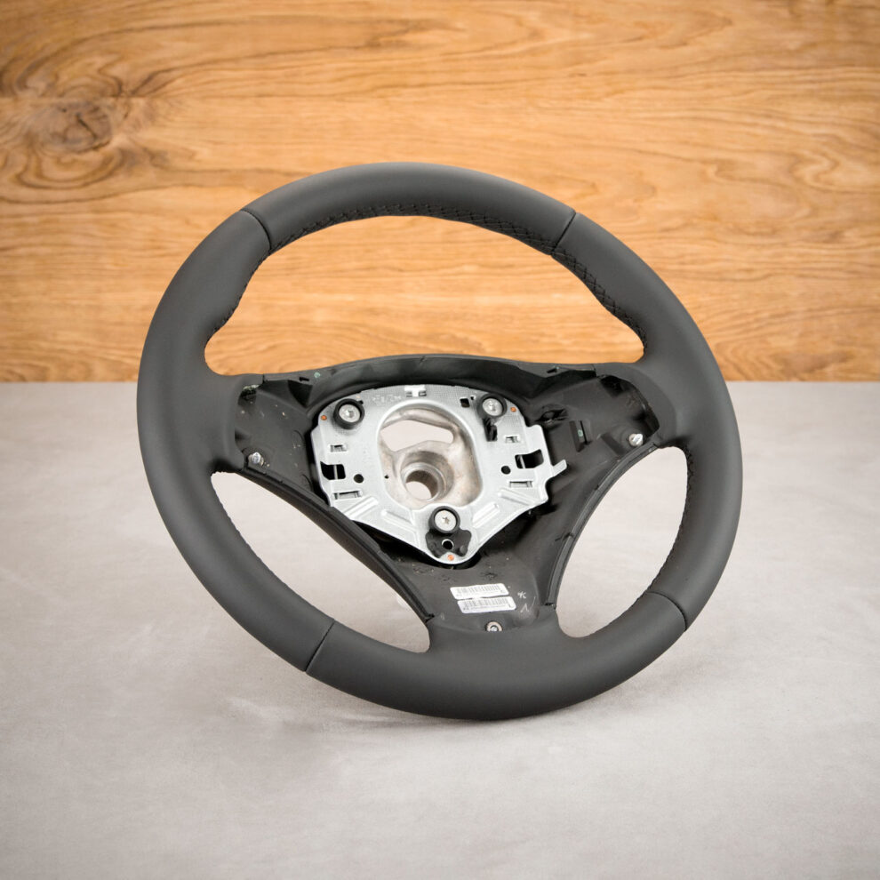 Modyfikacja i obszycie kierownicy BMW E90 330i