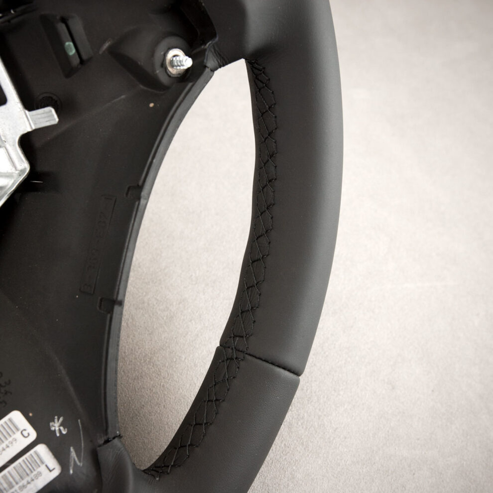 Modyfikacja i obszycie kierownicy BMW E90 330i