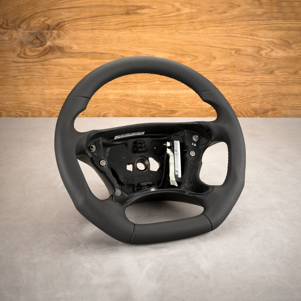 Modyfikacja i obszycie kierownicy Mercedes-Benz CLK 320