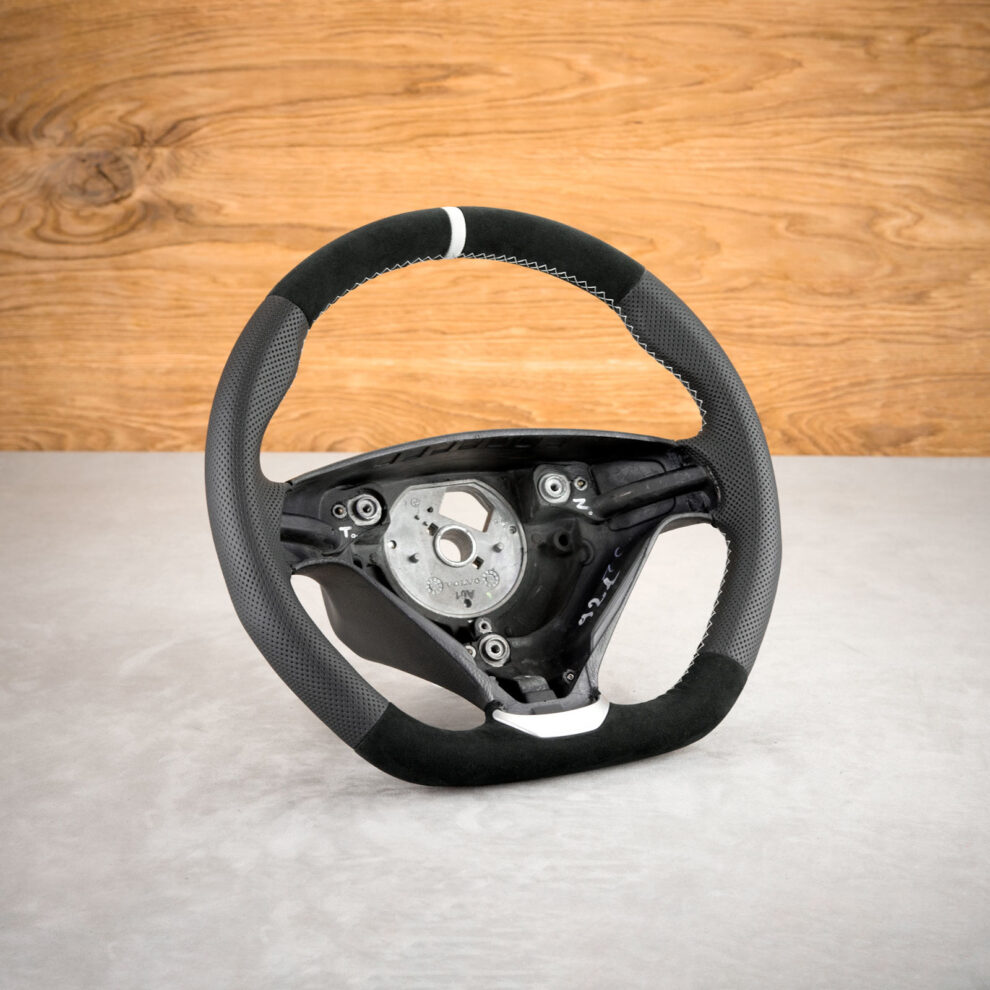 Modyfikacja i obszycie kierownicy Volvo S60