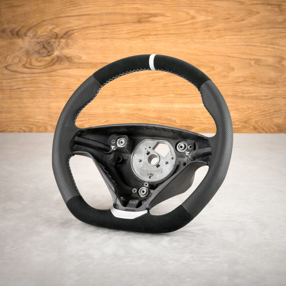 Modyfikacja i obszycie kierownicy Volvo S60