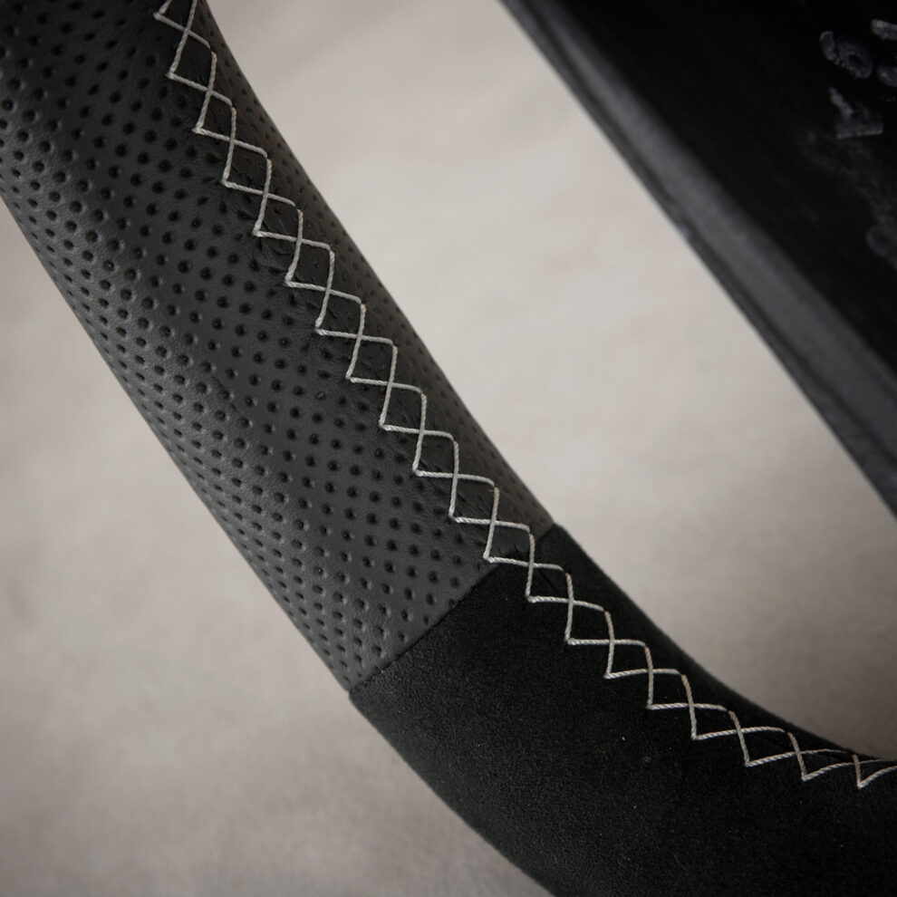 Modyfikacja i obszycie kierownicy Volvo S60