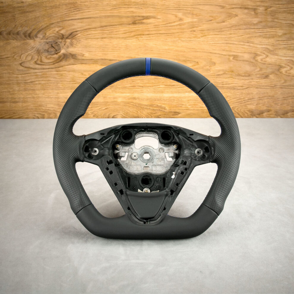 Modyfikacja i obszycie kierownicy Ford Fiesta Mk7