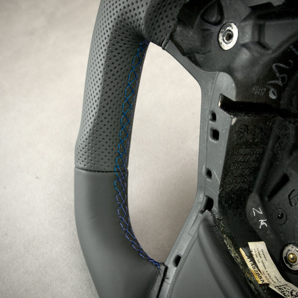 Modyfikacja i obszycie kierownicy Ford Fiesta Mk7