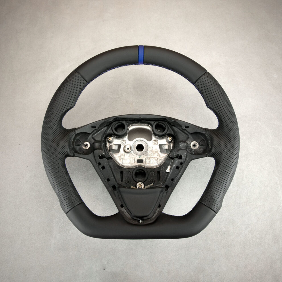 Modyfikacja i obszycie kierownicy Ford Fiesta Mk7