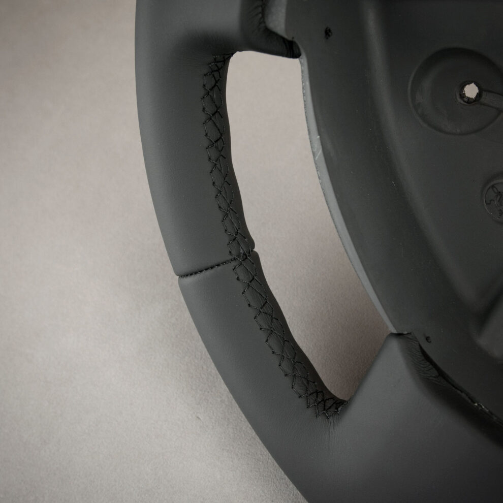 Obszycie kierownicy Dacia Dokker