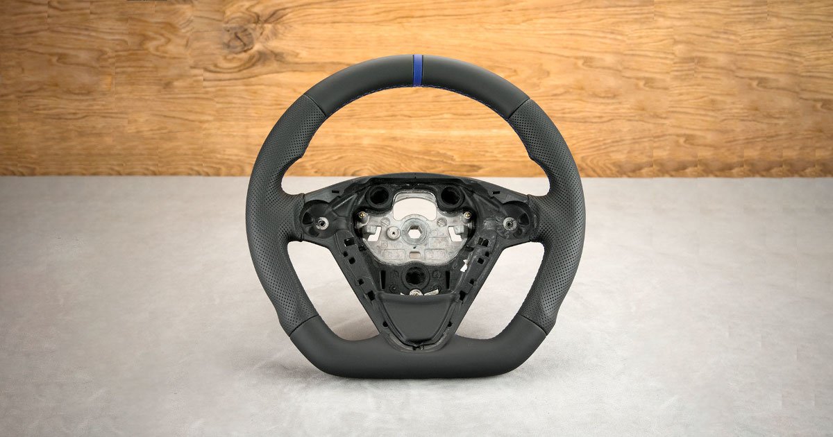 Modyfikacja i obszycie kierownicy Ford Fiesta Mk7