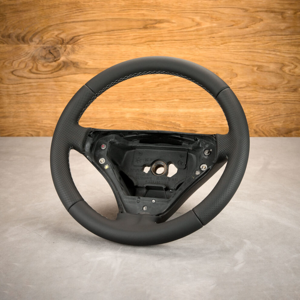 Modyfikacja i obszycie kierownicy Mercedes-Benz C 320 W209