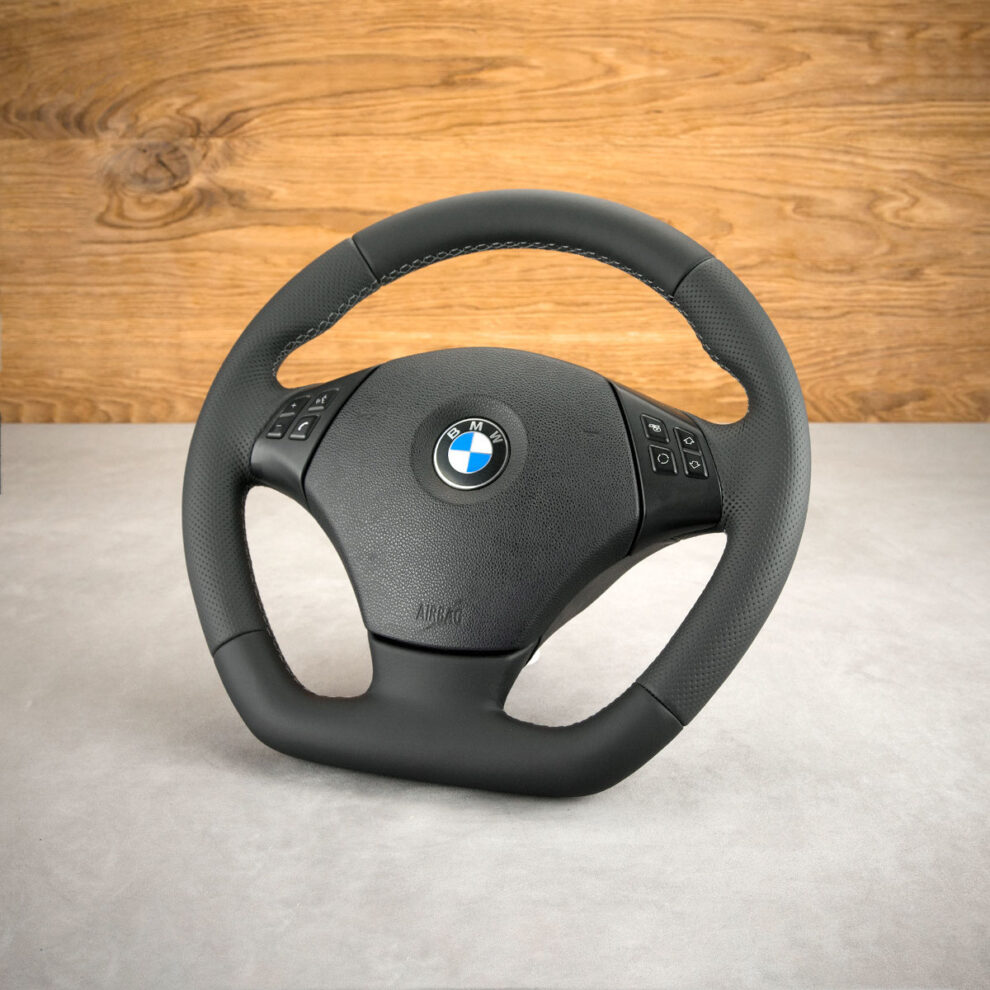 Modyfikacja i obszycie kierownicy BMW E87