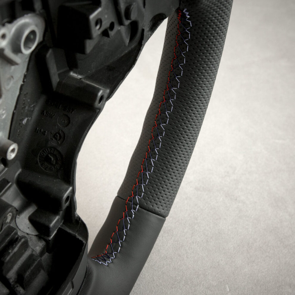 Modyfikacja i obszycie kierownicy BMW E60