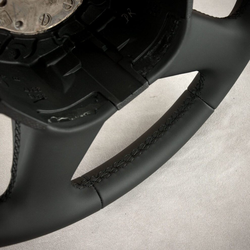 Obszycie kierownicy Skoda Superb II