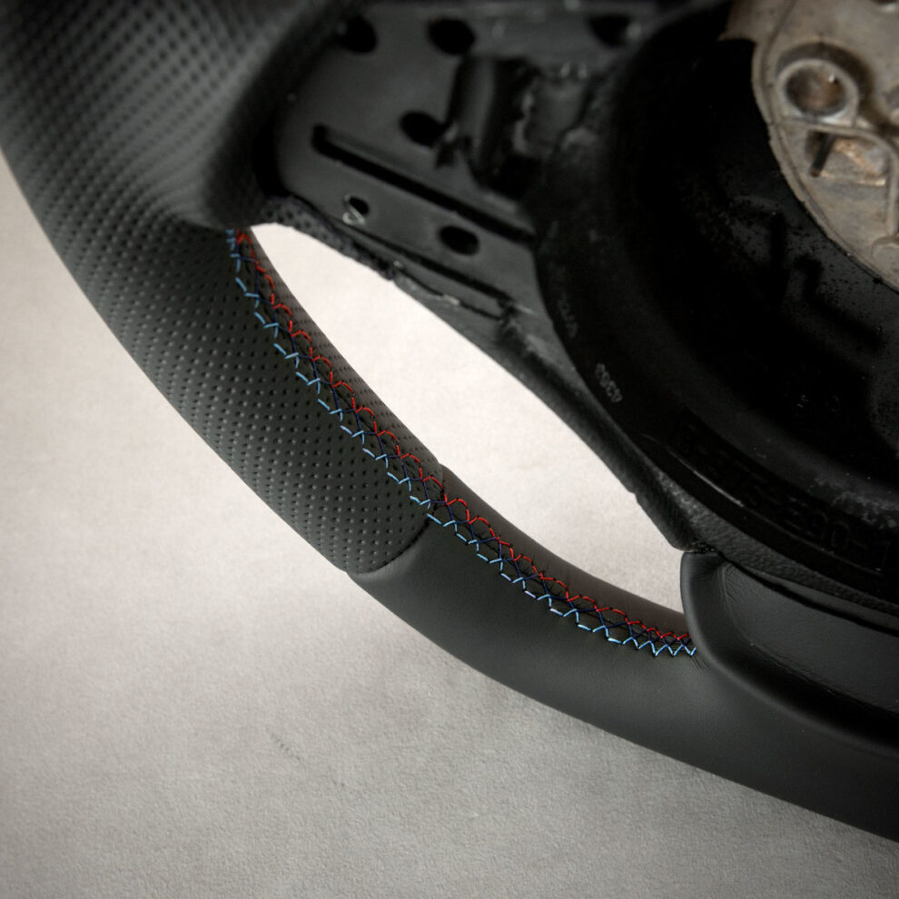 Modyfikacja i obszycie kierownicy BMW E91