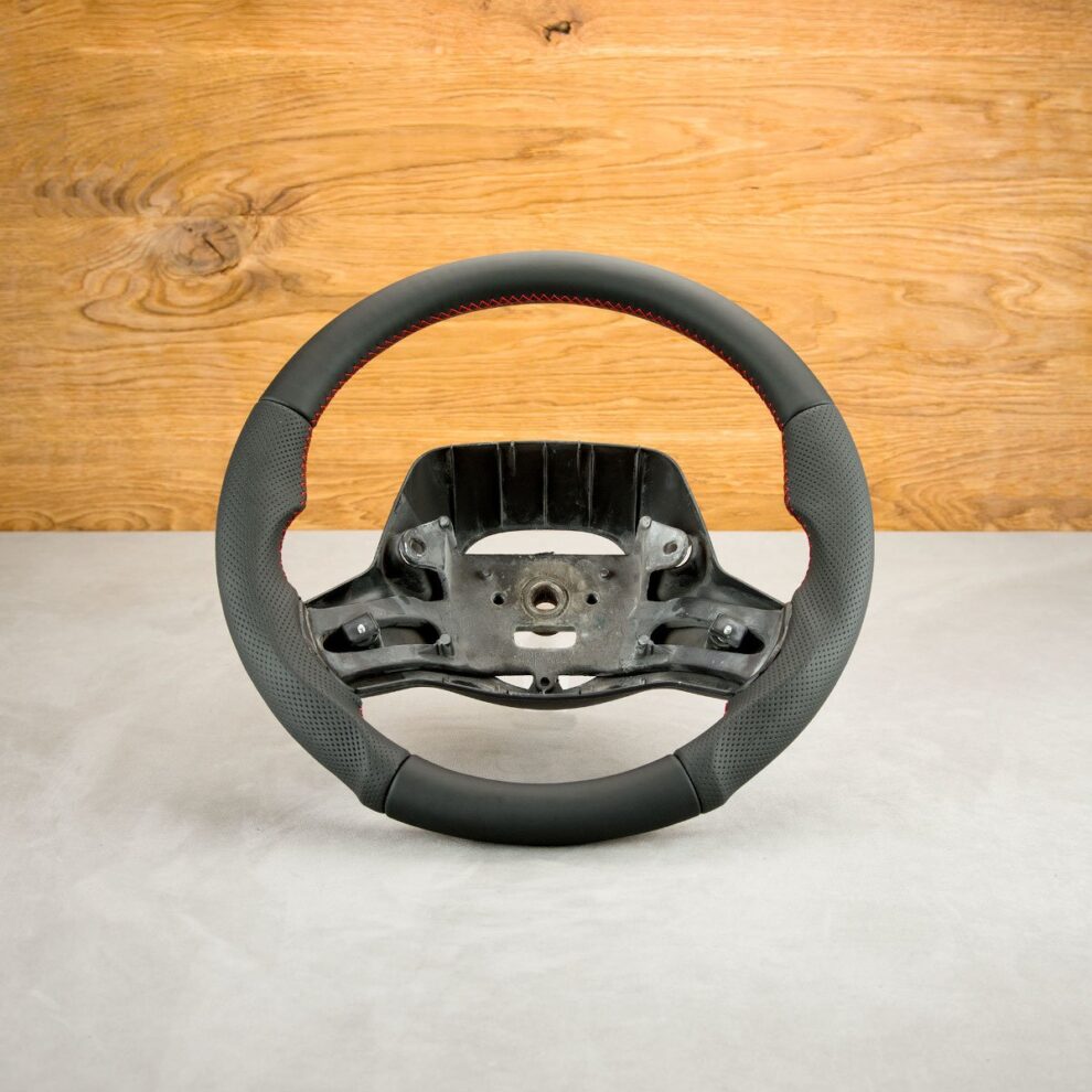 Modyfikacja i obszycie kierownicy Jeep Wrangler II