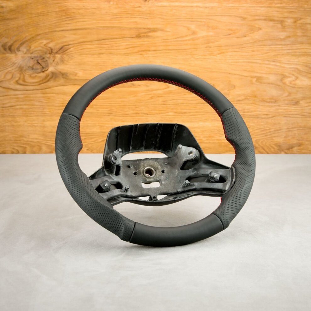 Modyfikacja i obszycie kierownicy Jeep Wrangler II