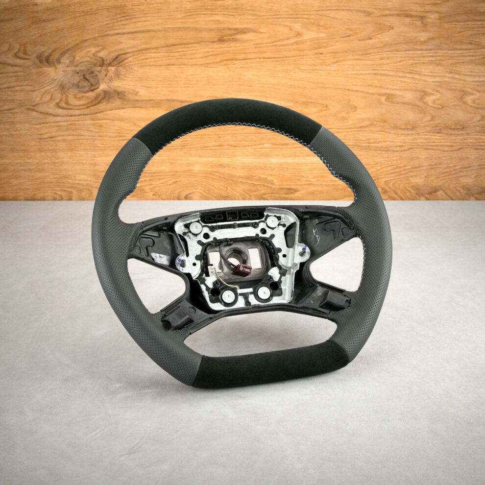 Modyfikacja i obszycie kierownicy Mercedes-Benz E W212