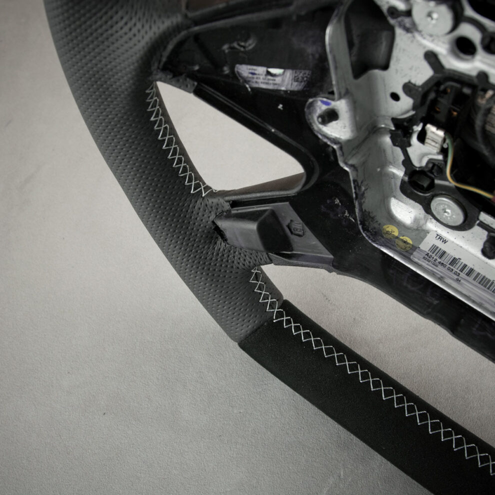 Modyfikacja i obszycie kierownicy Mercedes-Benz E W212