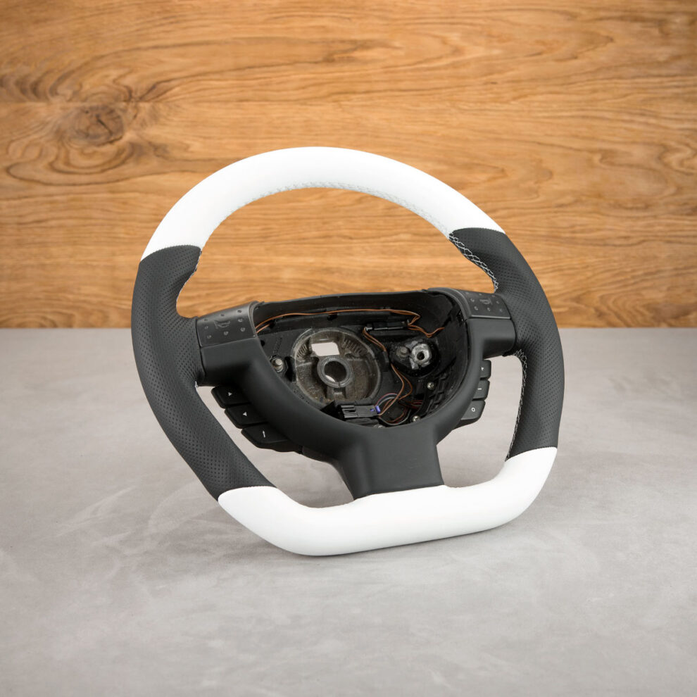 Modyfikacja i obszycie kierownicy Opel Corsa C