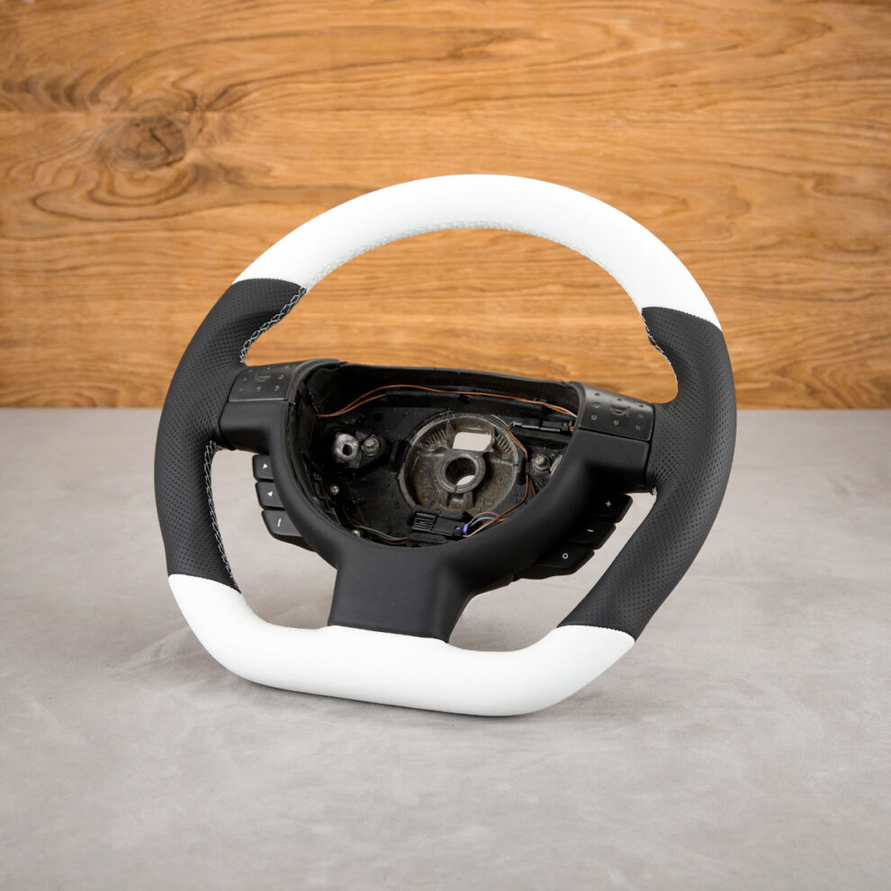 Modyfikacja i obszycie kierownicy Opel Corsa C