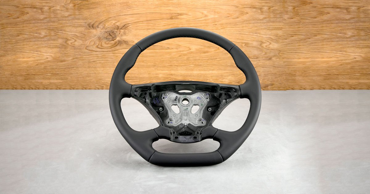 Modyfikacja i obszycie kierownicy Scania