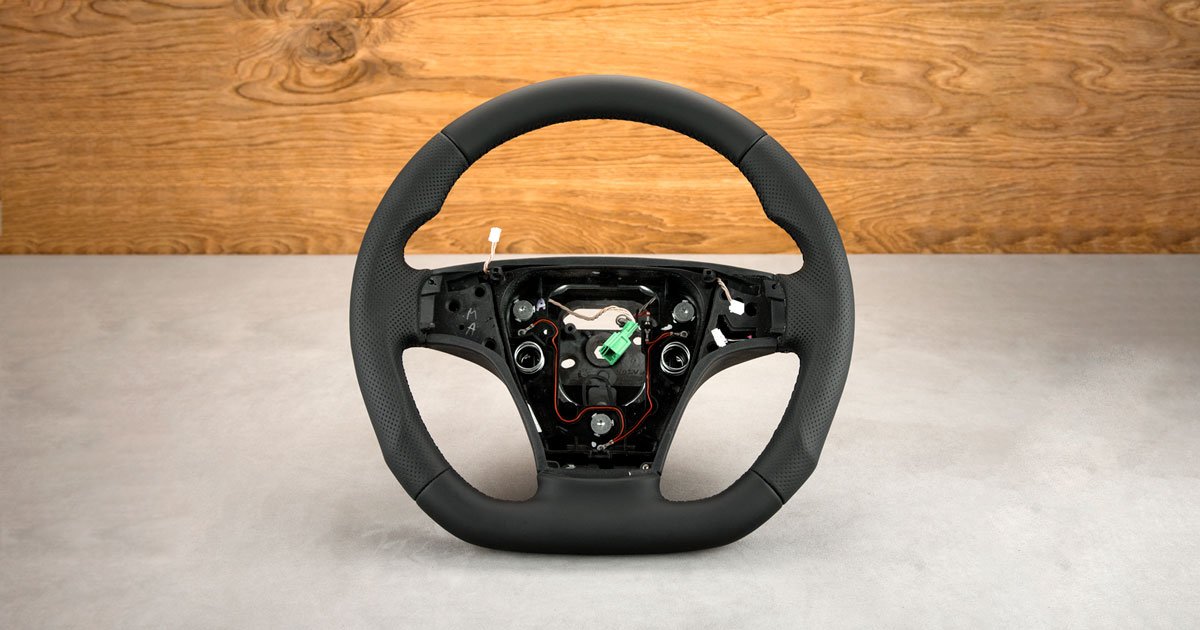 Modyfikacja i obszycie kierownicy Volvo C70