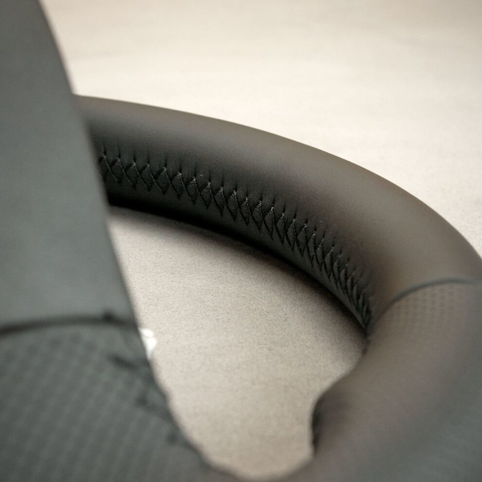 Modyfikacja i obszycie kierownicy Volvo C70