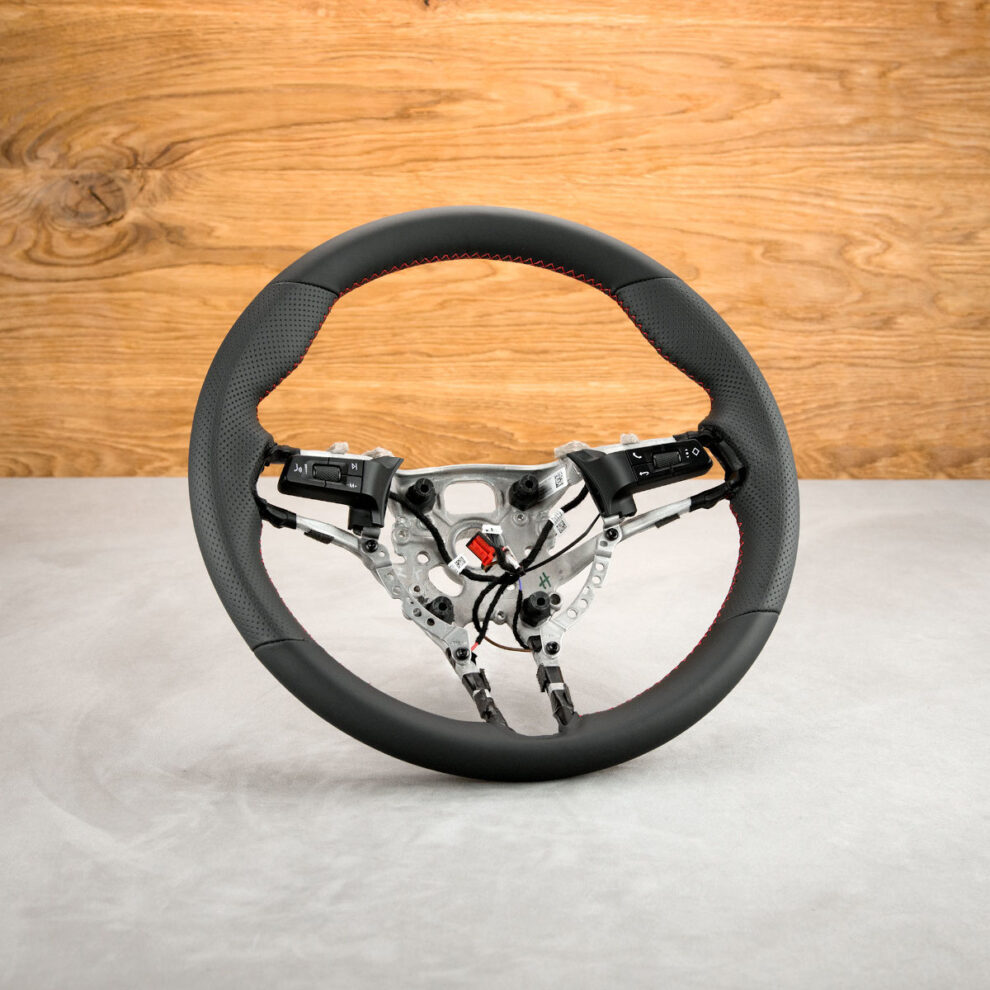 Obszycie kierownicy Porsche Macan GTS