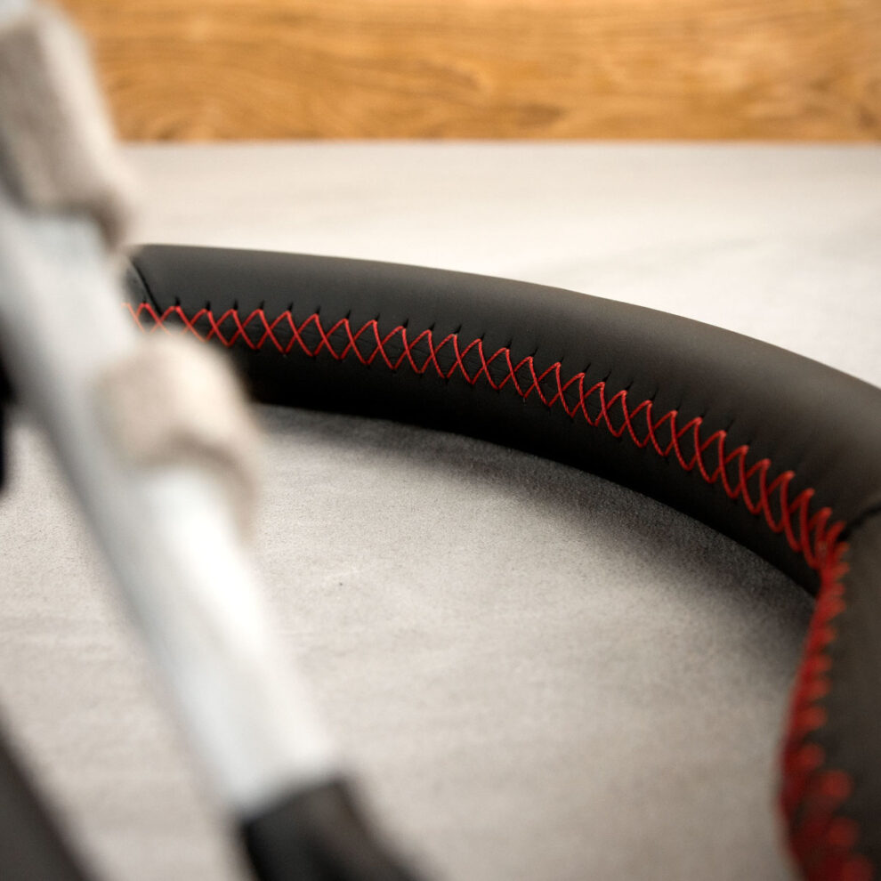 Obszycie kierownicy Porsche Macan GTS