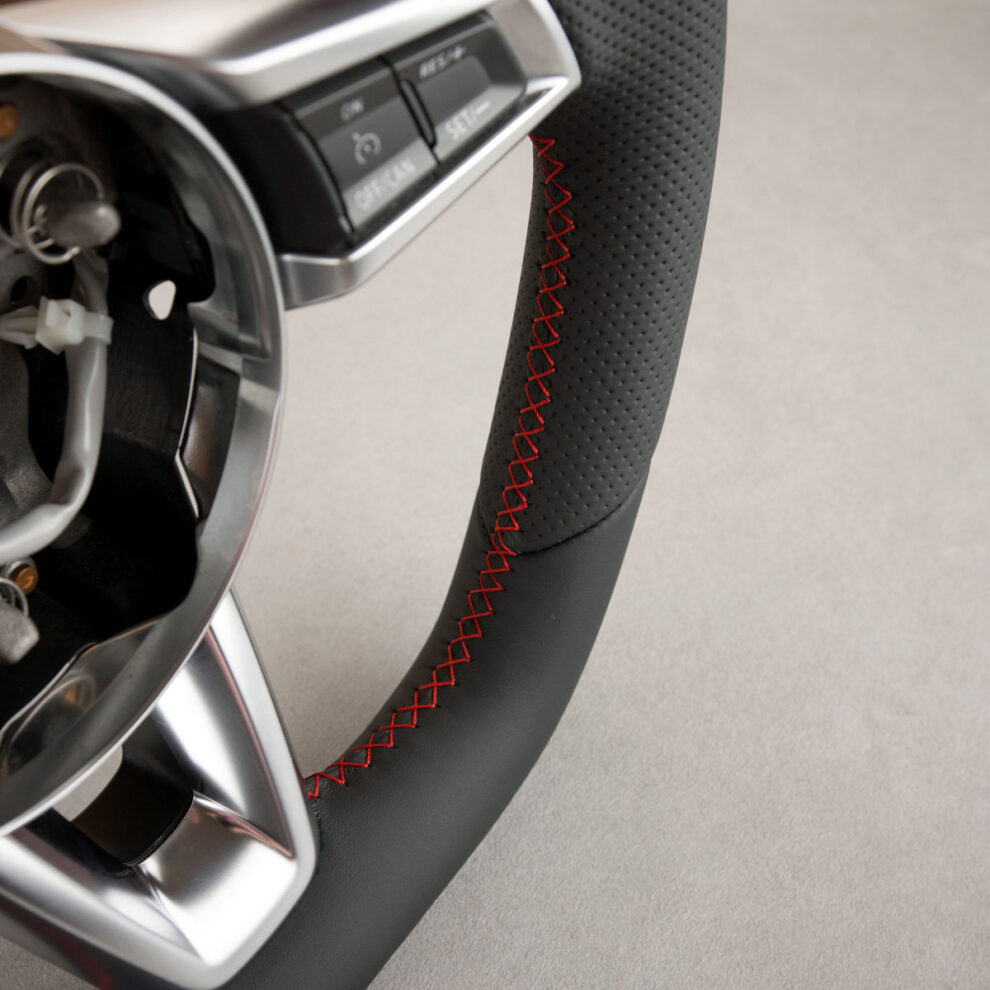 Modyfikacja i obszycie kierownicy Fiat Abarth 124 Spider
