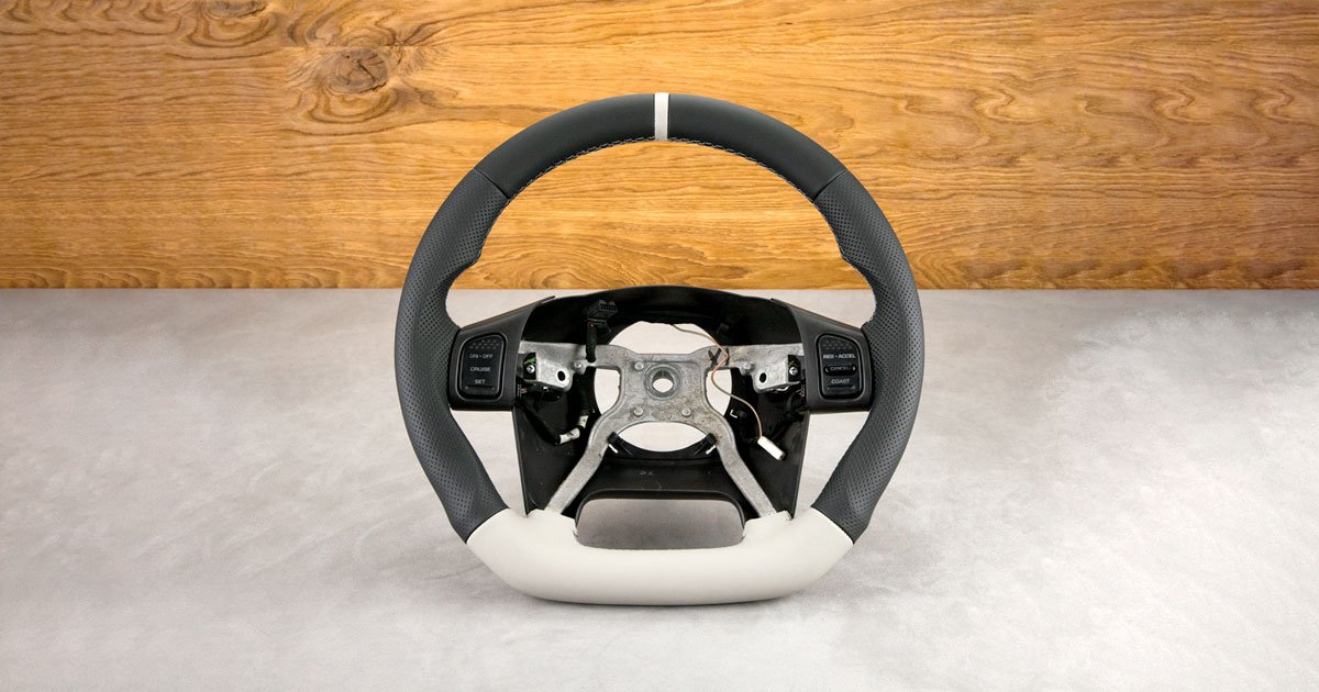 Modyfikacja i obszycie kierownicy Jeep Grand Cherokee II