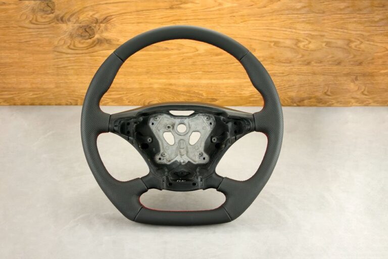 Modyfikacja i obszycie kierownicy Scania